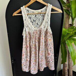 ✨3 for $18✨ TAYLOR & SAGE Floral and Lace Flowy Tank Top XS